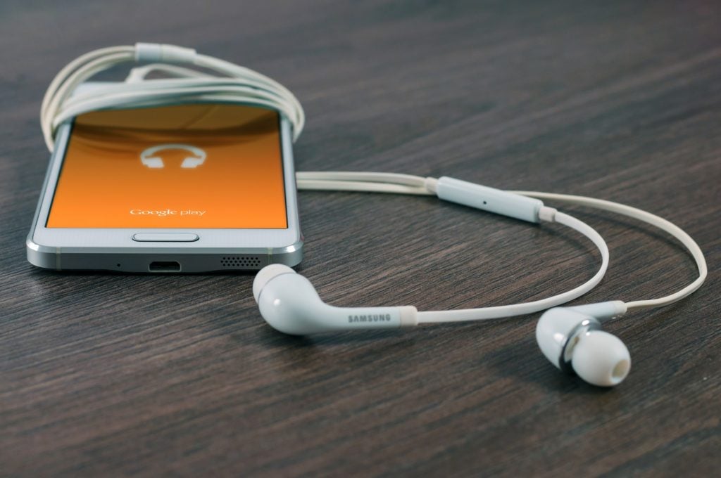 Genealogy podcasts, smartphones with earbuds